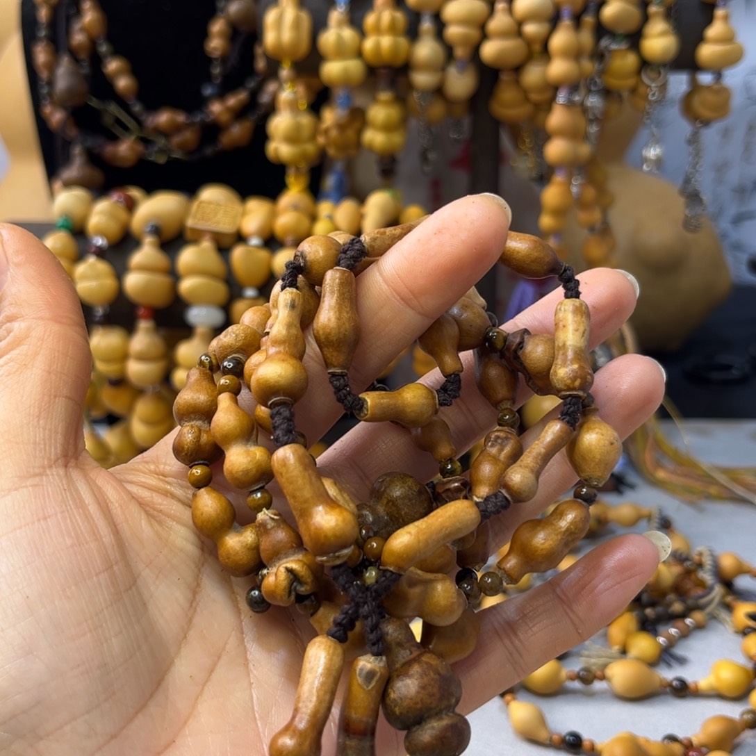 大叶紫檀（黑酸枝木类）