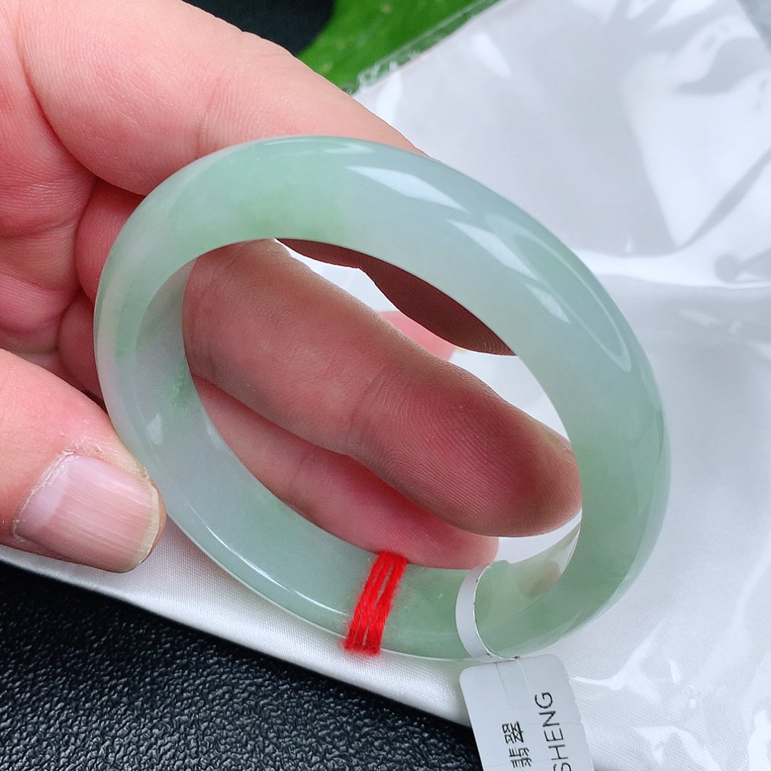 翡翠未镶嵌手镯56.2！