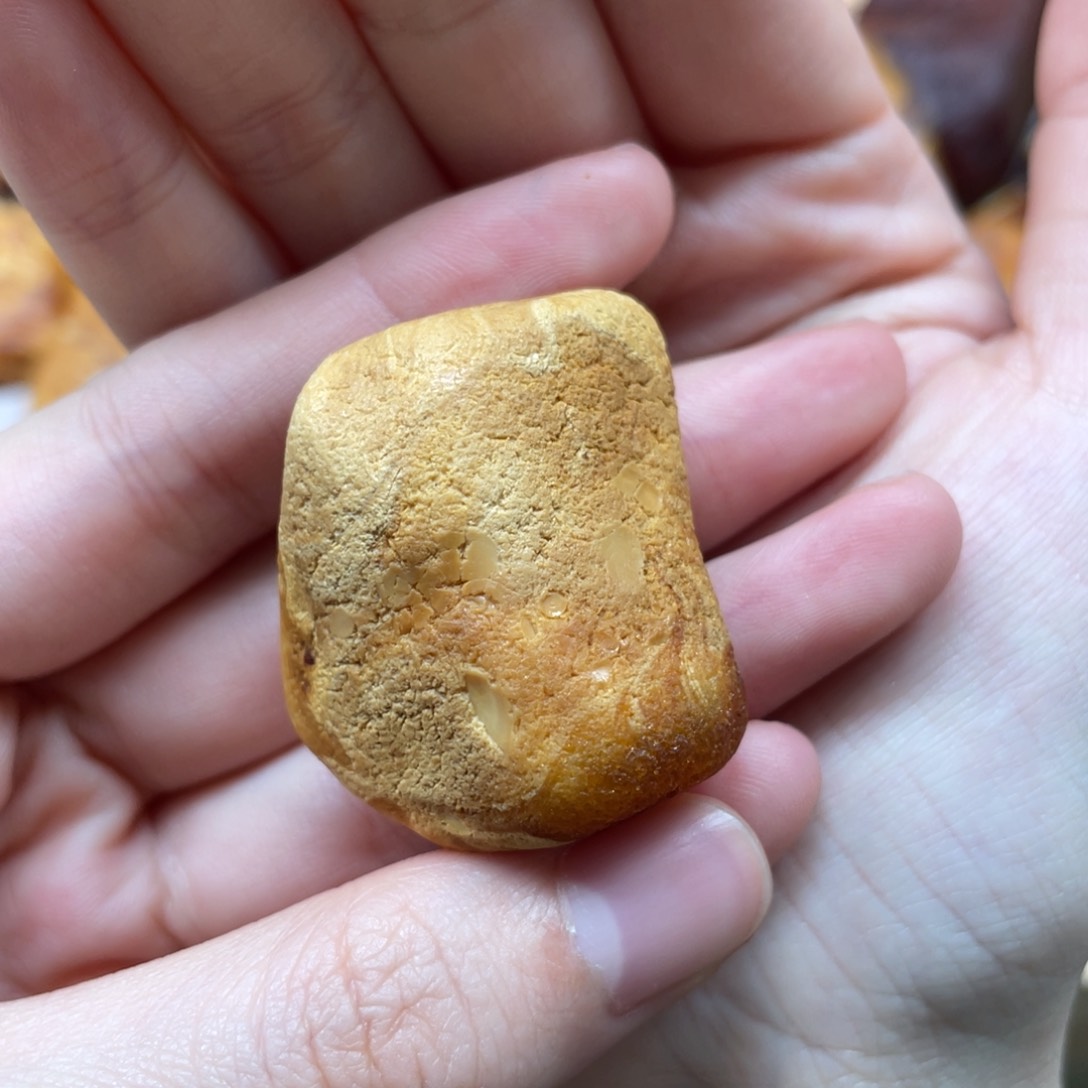 琥珀珠宝奇石未镶嵌