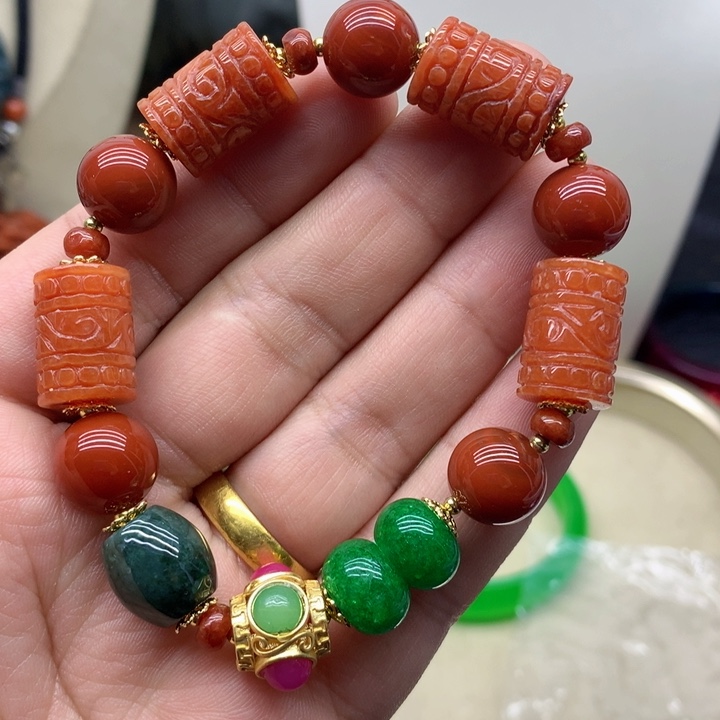 翡翠颈饰未镶嵌吊坠规格