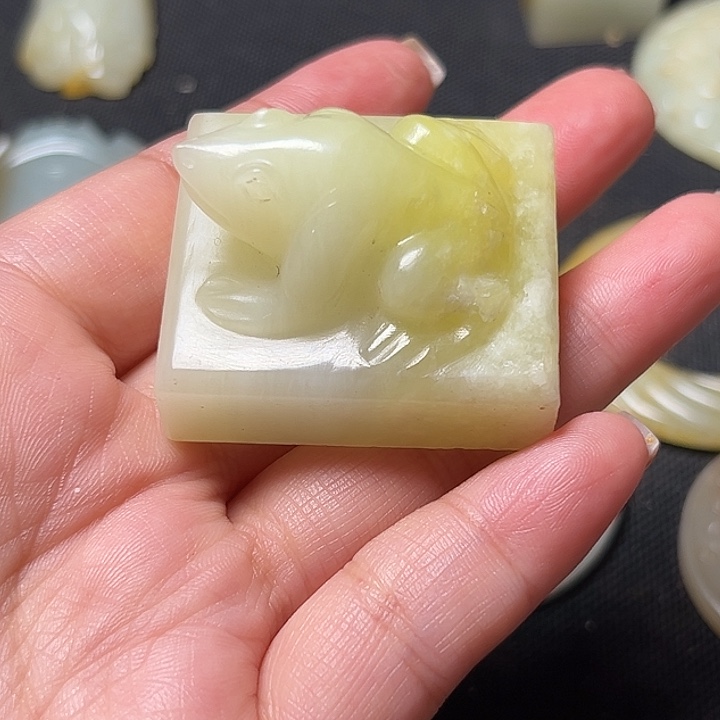 颂***毂和田玉（糖玉）未镶嵌挂件