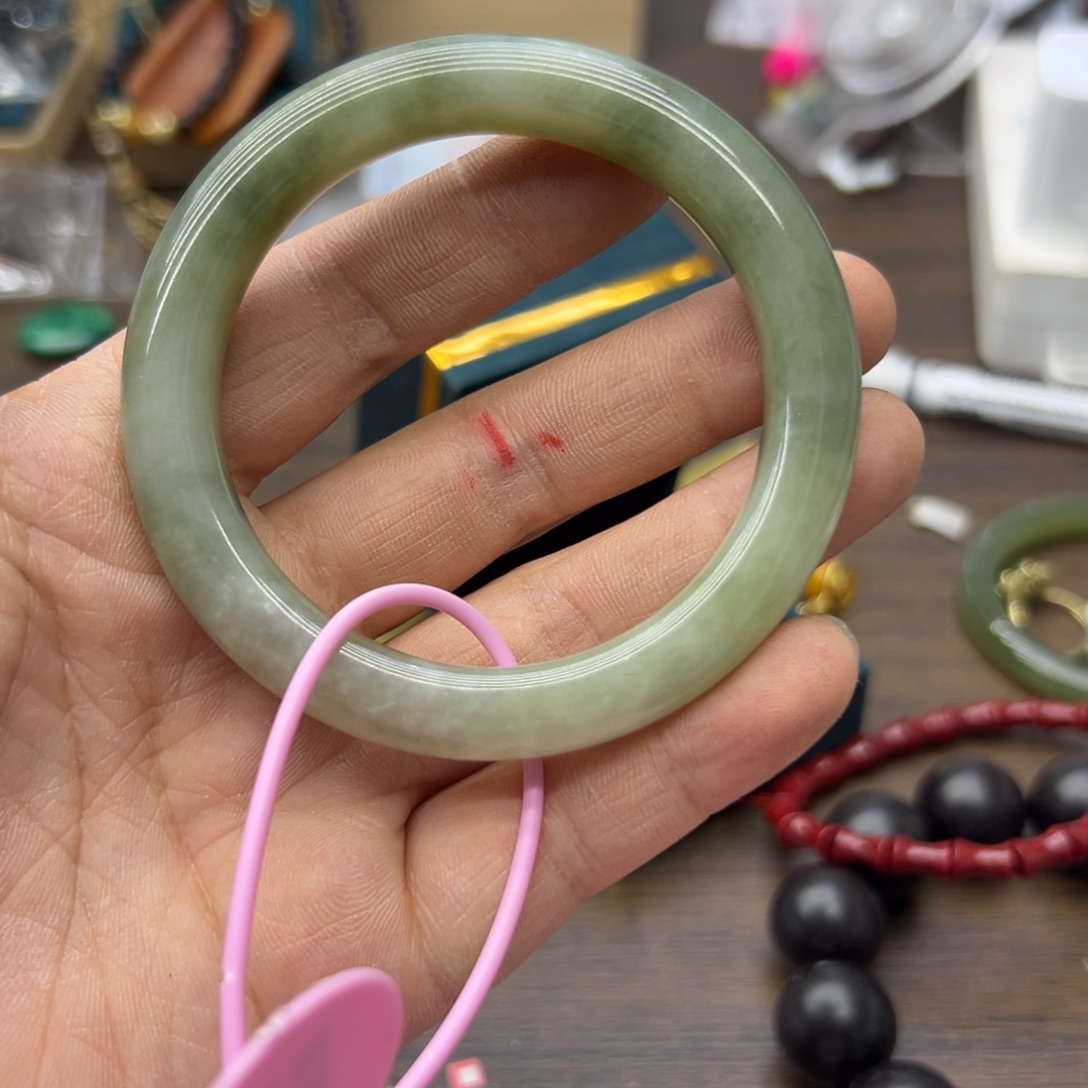 和田玉未镶嵌手镯56.7圈围361