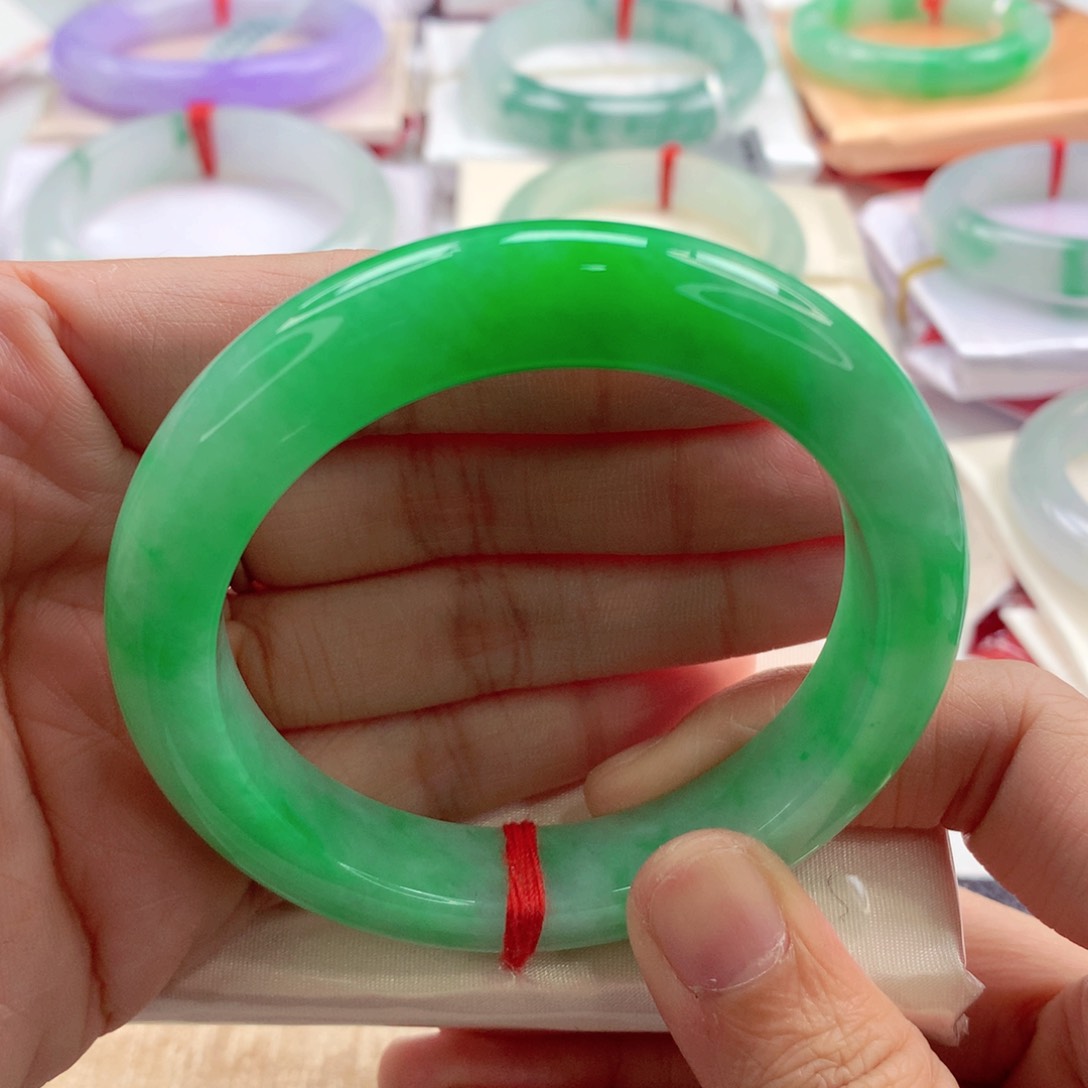 翡翠手镯未镶嵌R***?分单1A