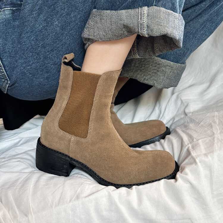 磨砂牛皮切尔西短靴