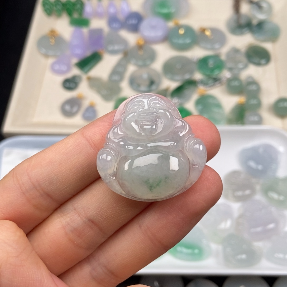 翡翠未镶嵌颈饰佛公