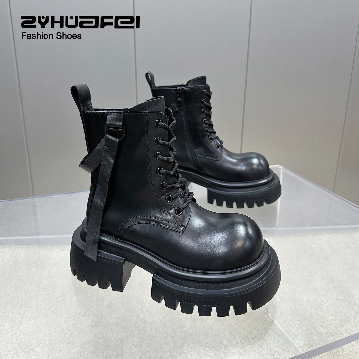 【左右华菲】6.5cm真皮大头厚底英伦复古风女款马丁靴2025秋冬新款