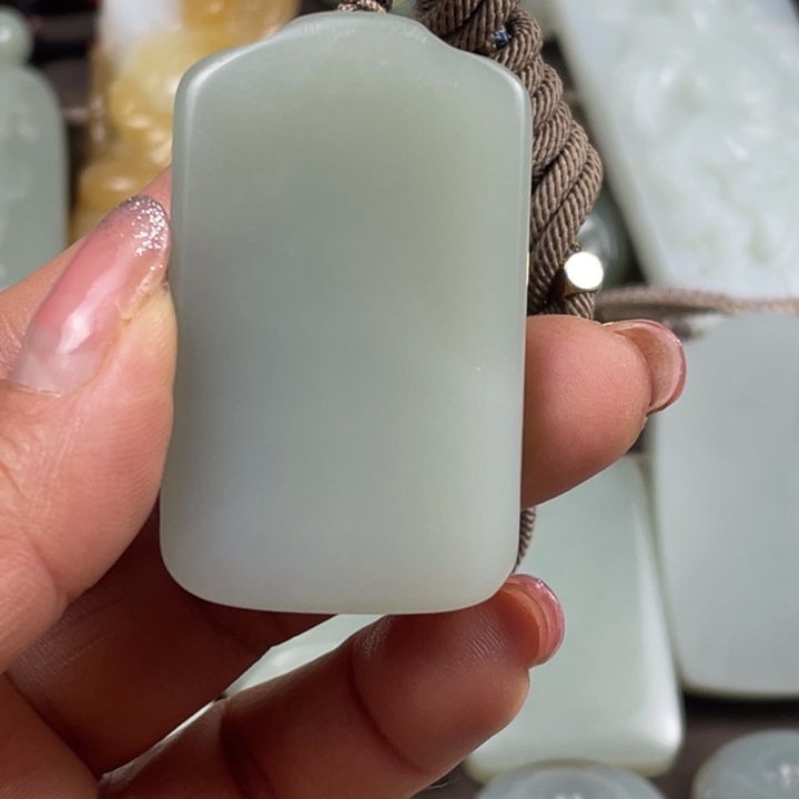 和田玉（糖玉）颈饰未镶嵌