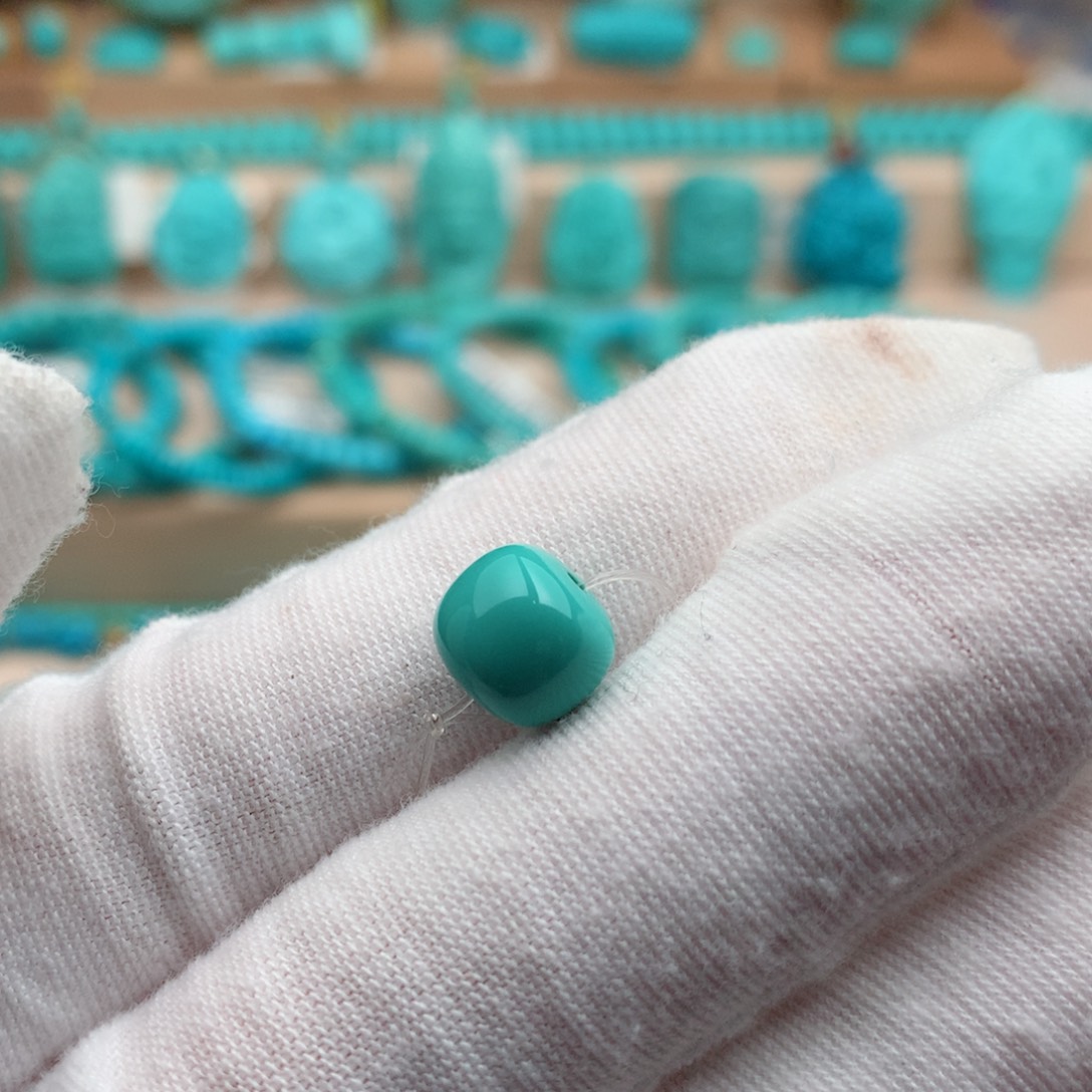 耳***陈绿松石未镶嵌珠宝奇石8mm