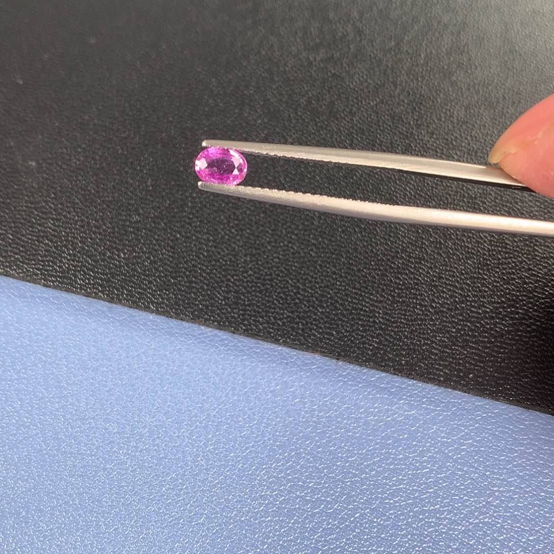 蓝宝石裸石未镶嵌40分