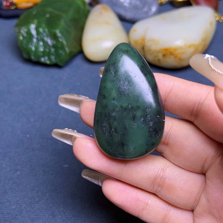 和田玉未镶嵌珠宝奇石