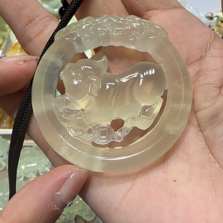 蛇纹石玉吊坠未镶嵌