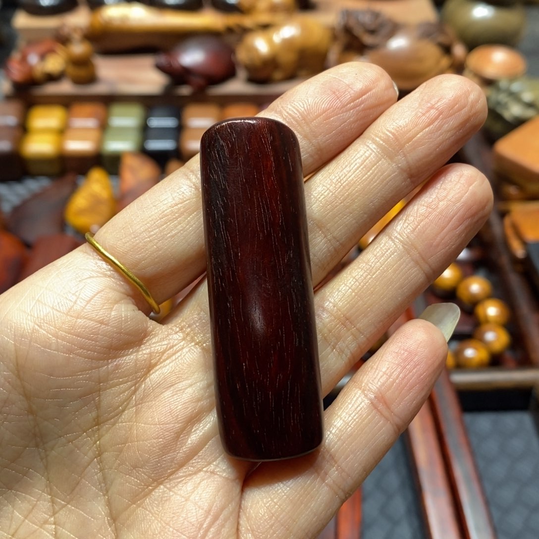 齐***胜檀香紫檀（小叶紫檀）