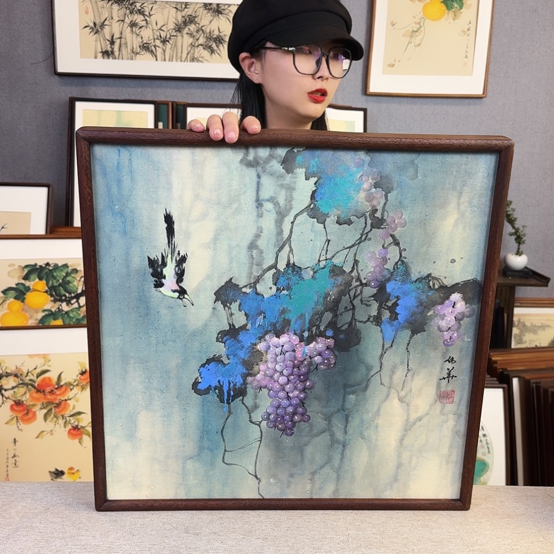 国画手绘带框尺寸： 53*53