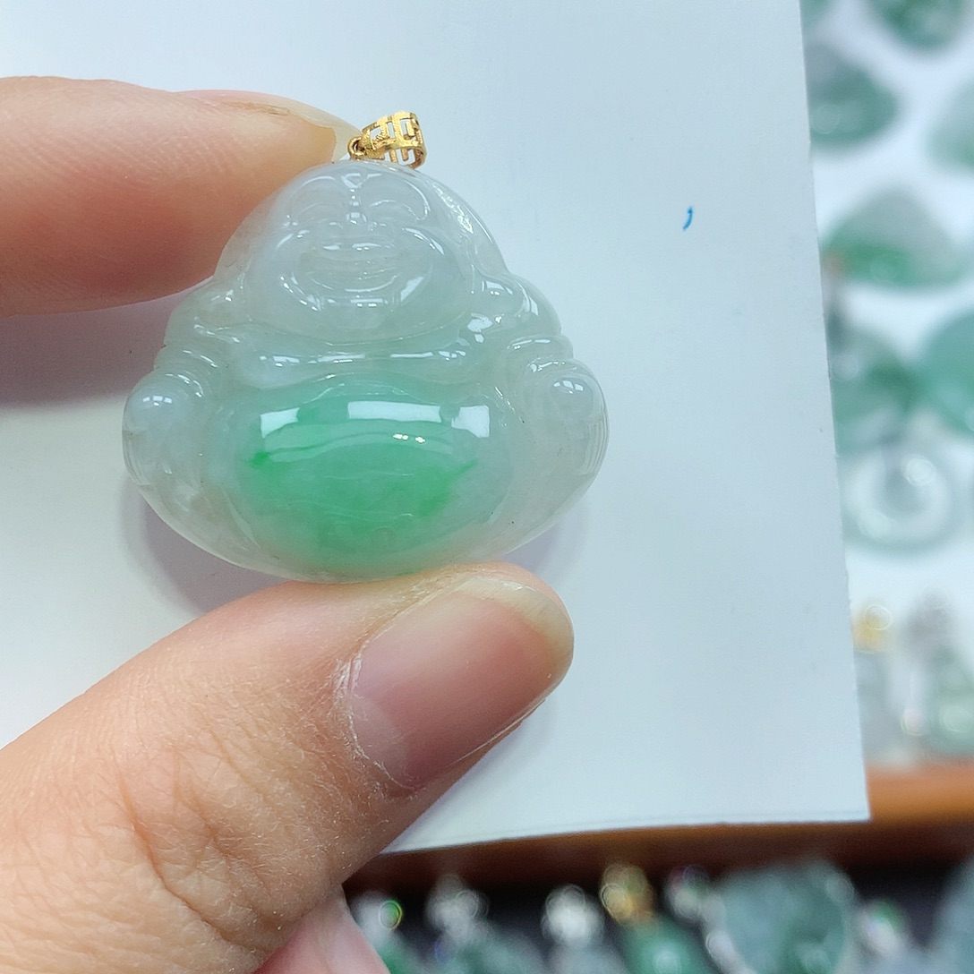 翡翠颈饰18K金镶嵌佛