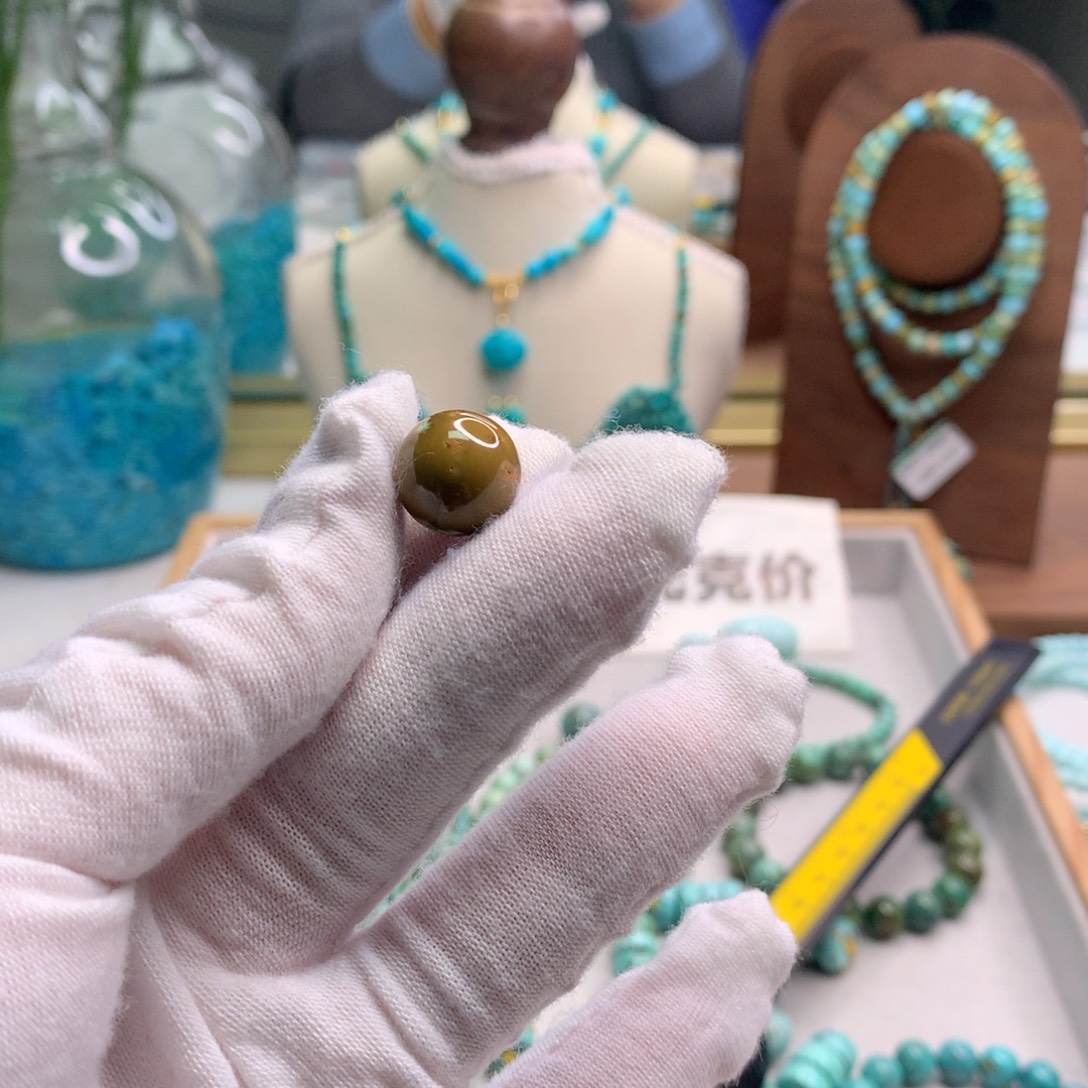 绿松石未镶嵌饰品