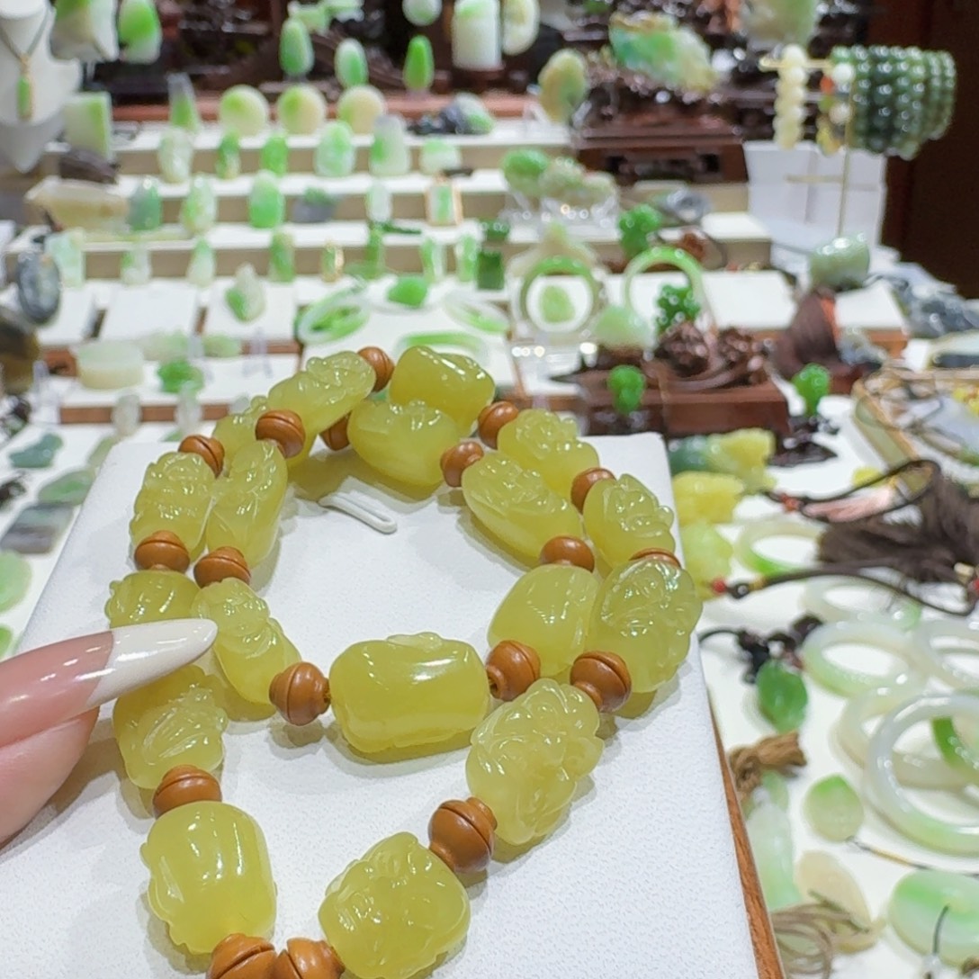 手串未镶嵌和田玉黄口十八罗汉手持