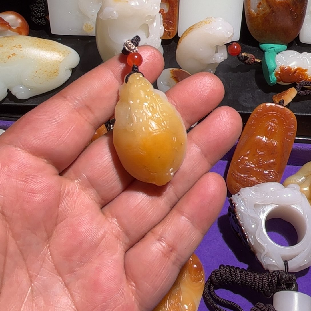 和田玉未镶嵌挂件孤*?