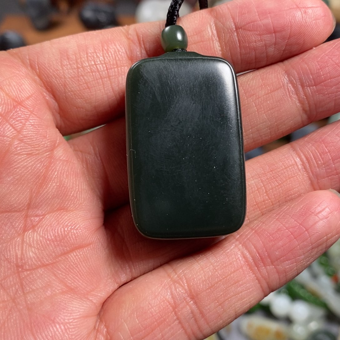 和田玉颈饰未镶嵌甜**果