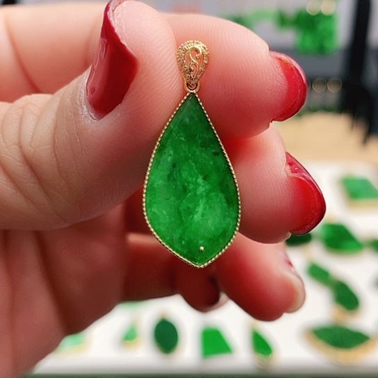 翡翠耳饰18K金镶嵌挂件