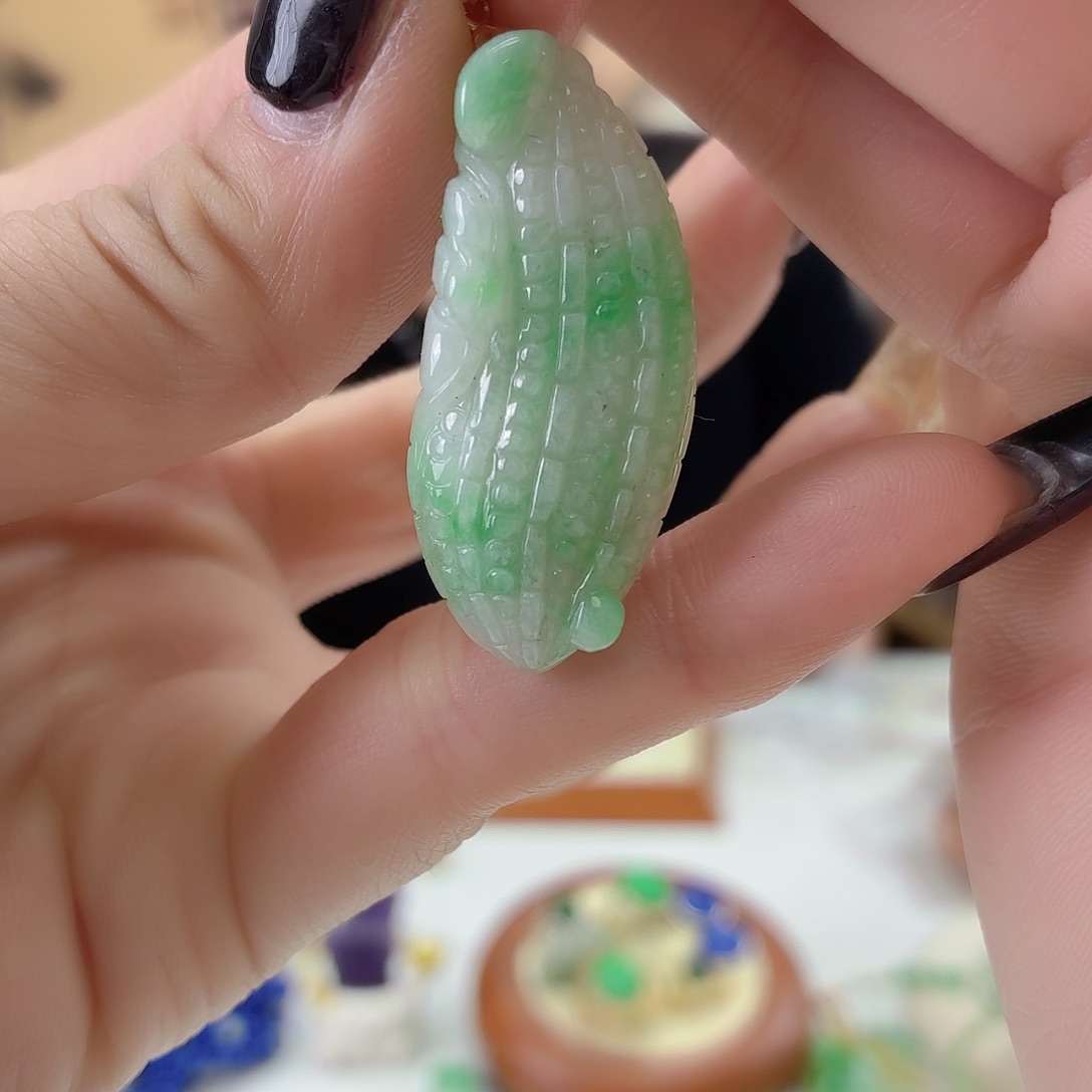 翡翠未镶嵌颈饰翡翠