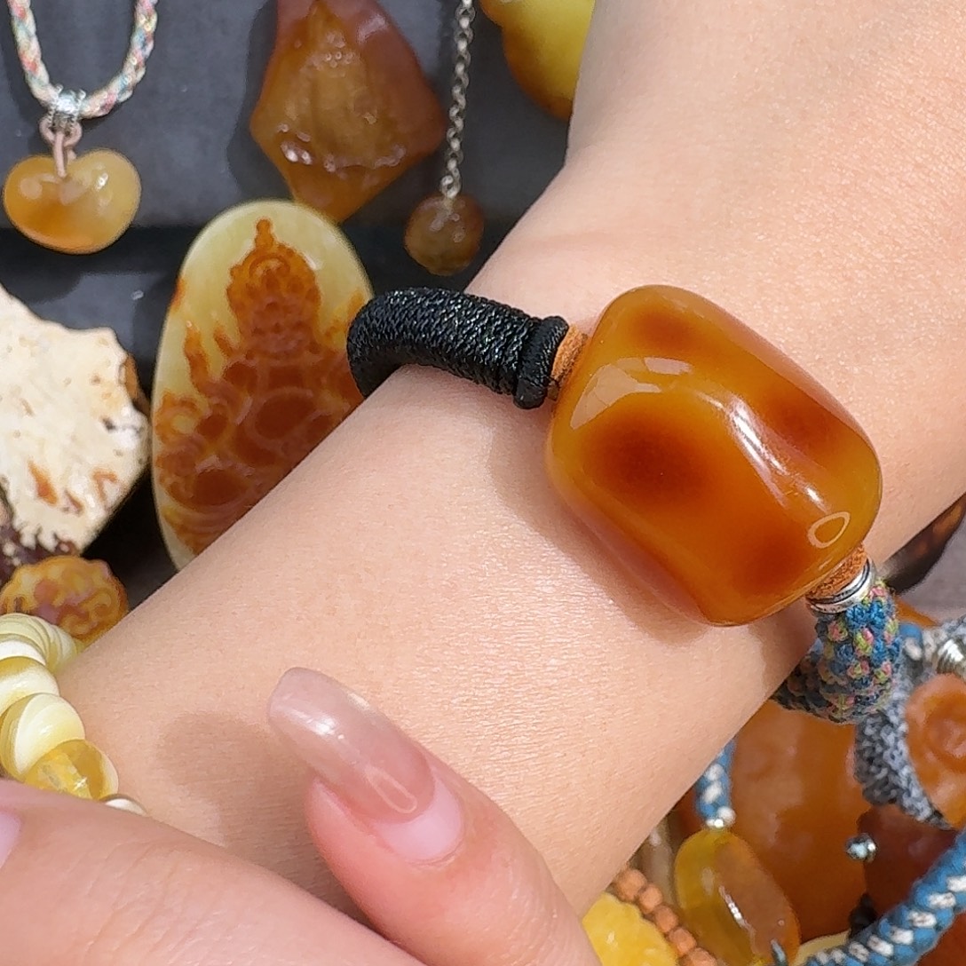 悟***空琥珀未镶嵌裸石我