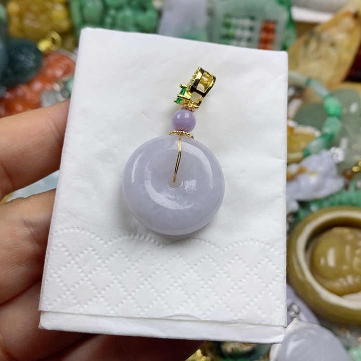 翡翠吊坠(赠链)未镶嵌
