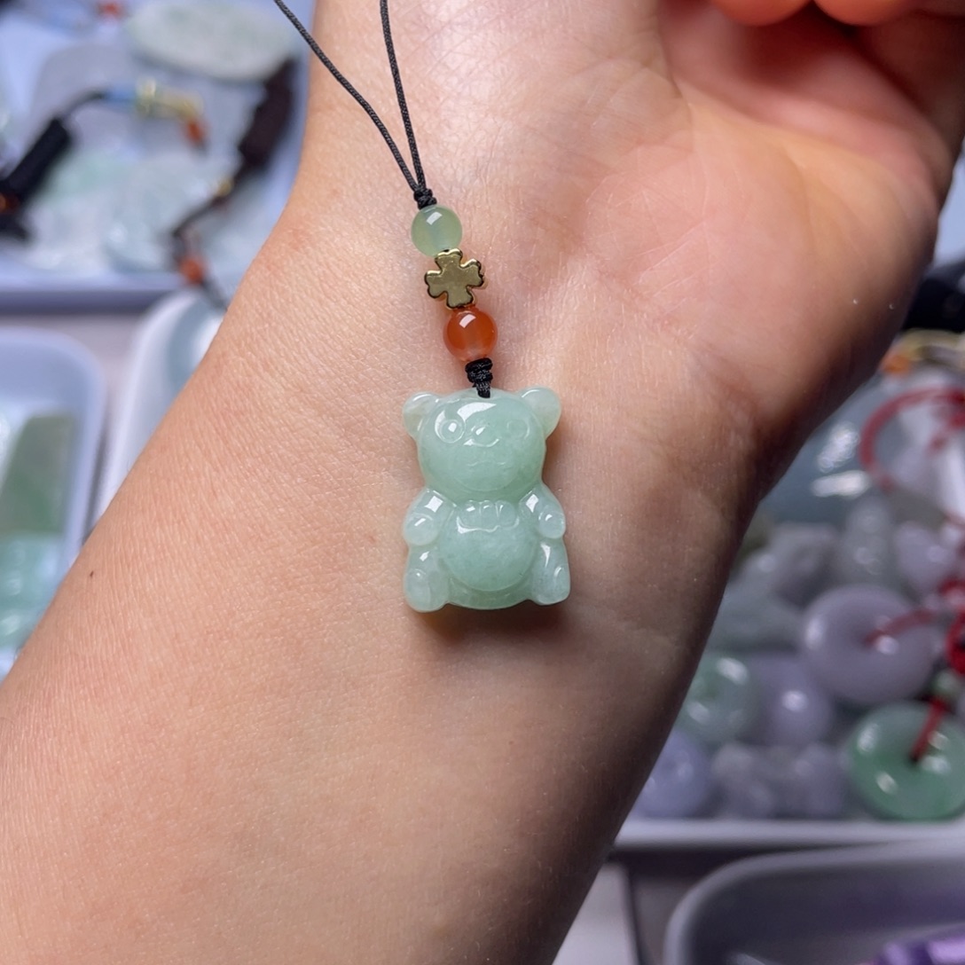 翡翠颈饰未镶嵌翡翠