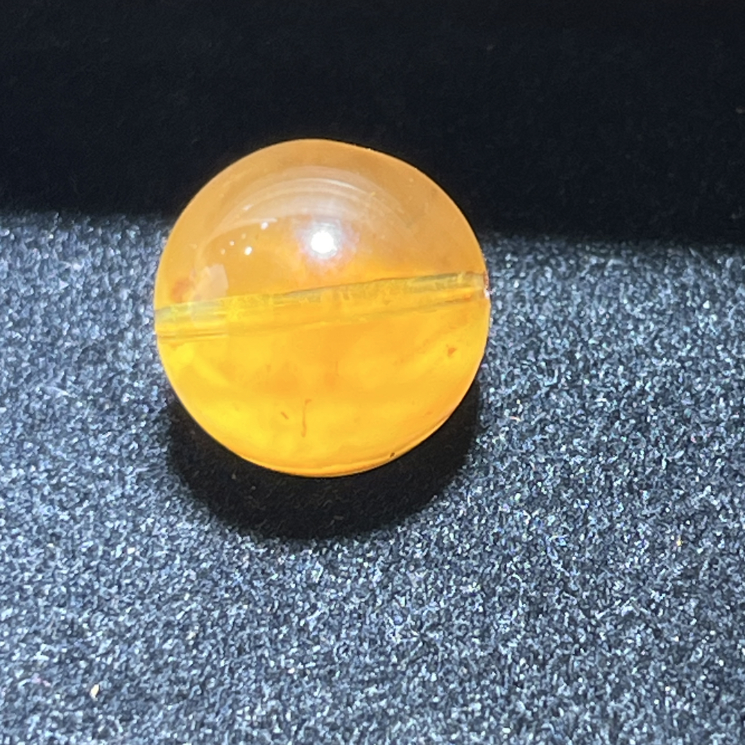 缅甸琥珀溶洞单珠。