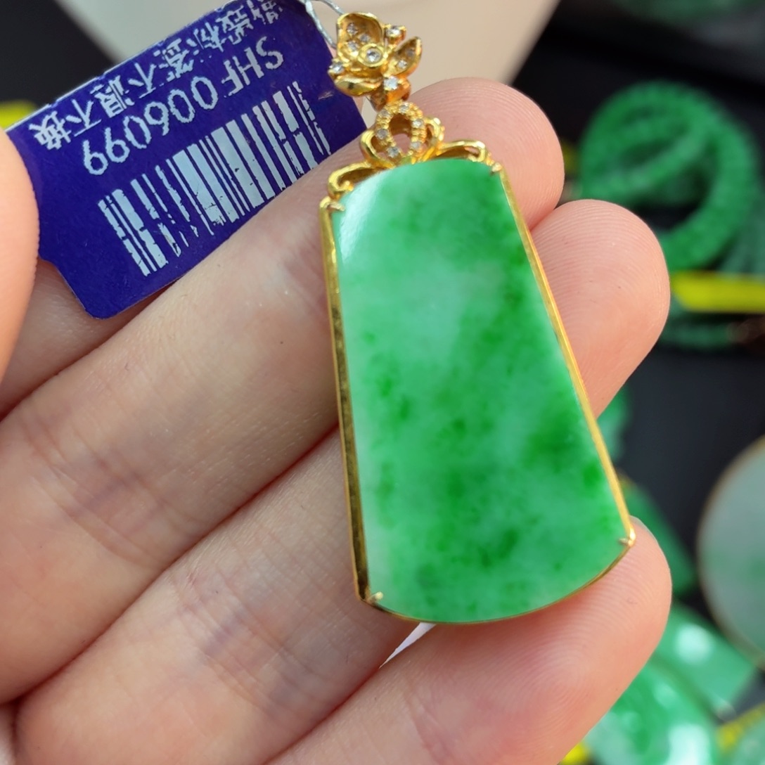 翡翠18K金镶嵌吊坠(不含链)