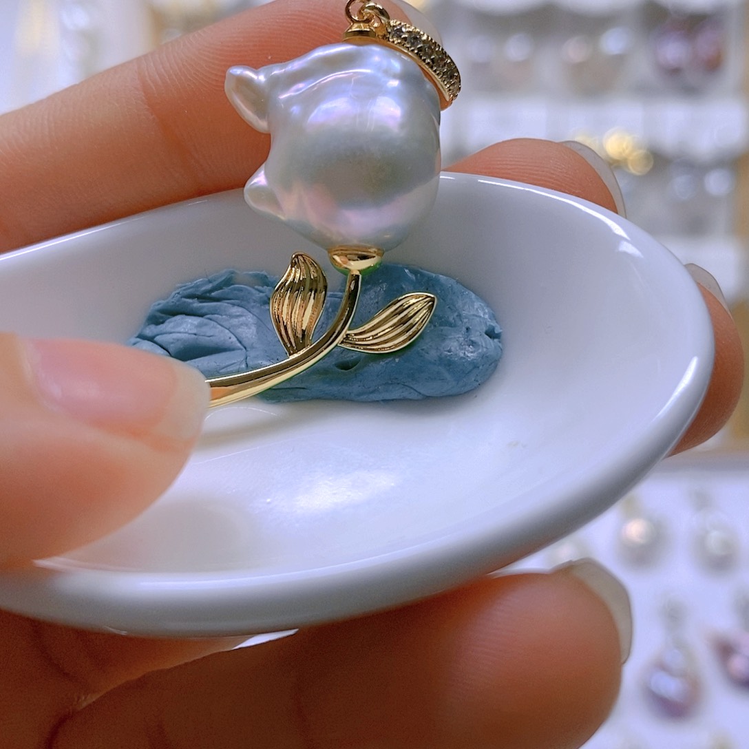 淡水珍珠颈饰合金