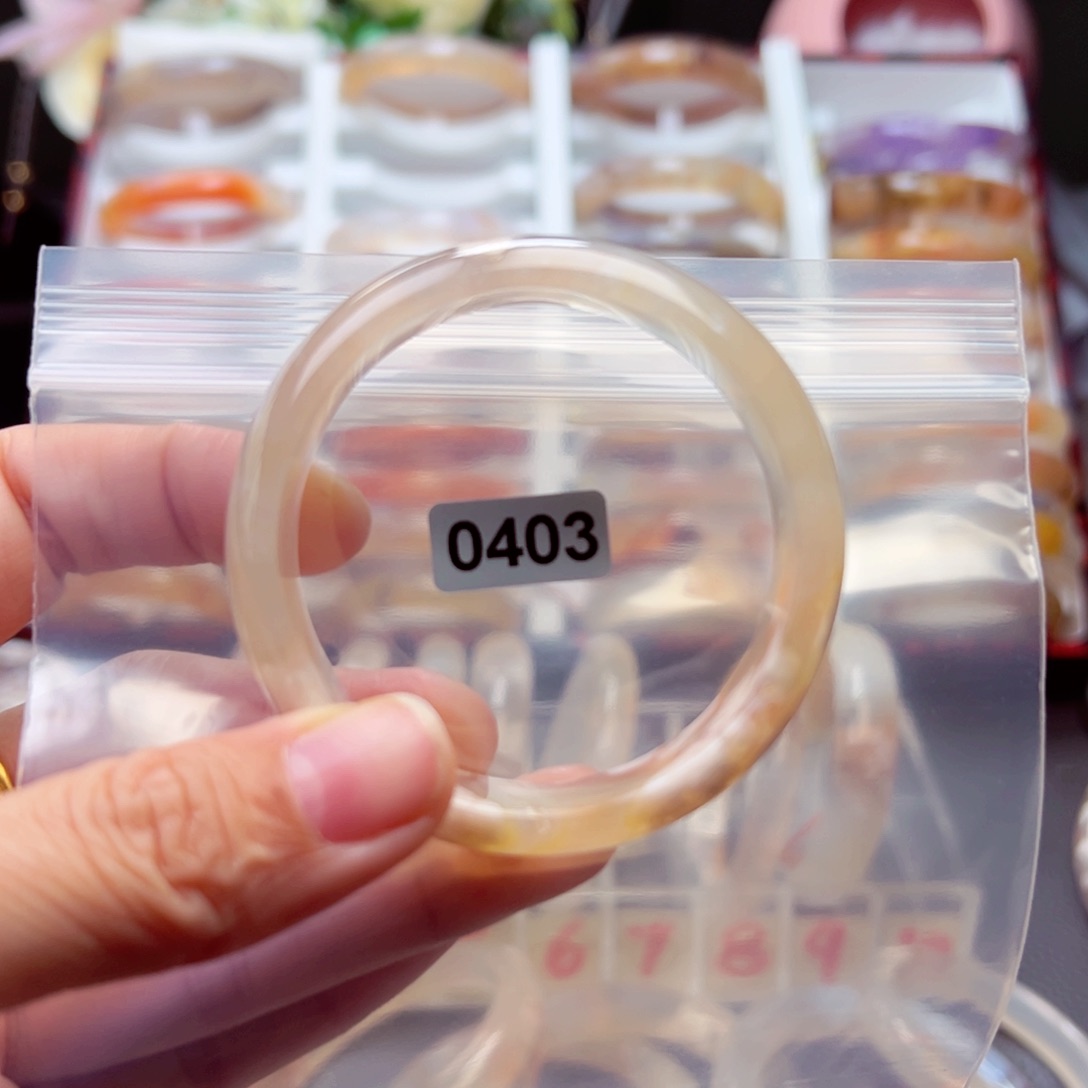 玛瑙/玉髓手镯未镶嵌鹿****士