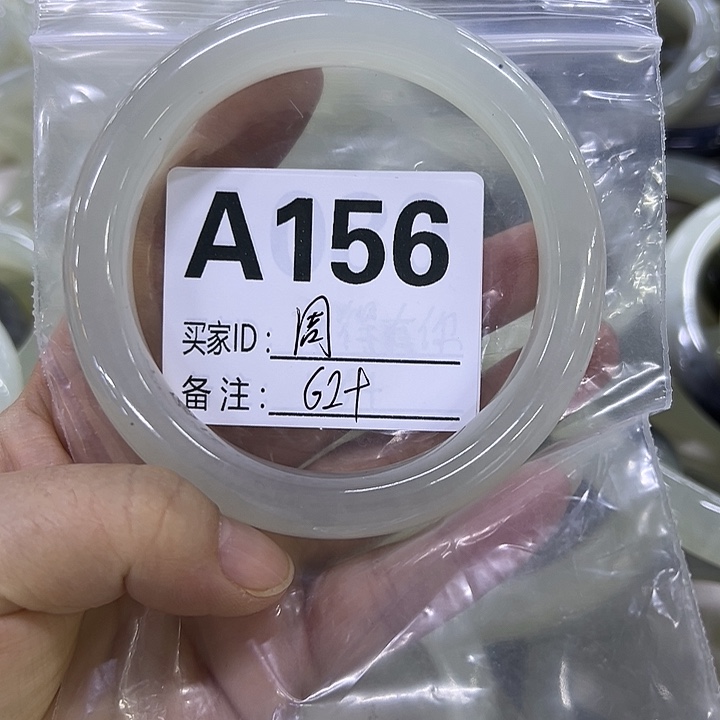 周***姐蛇纹石玉未镶嵌手镯