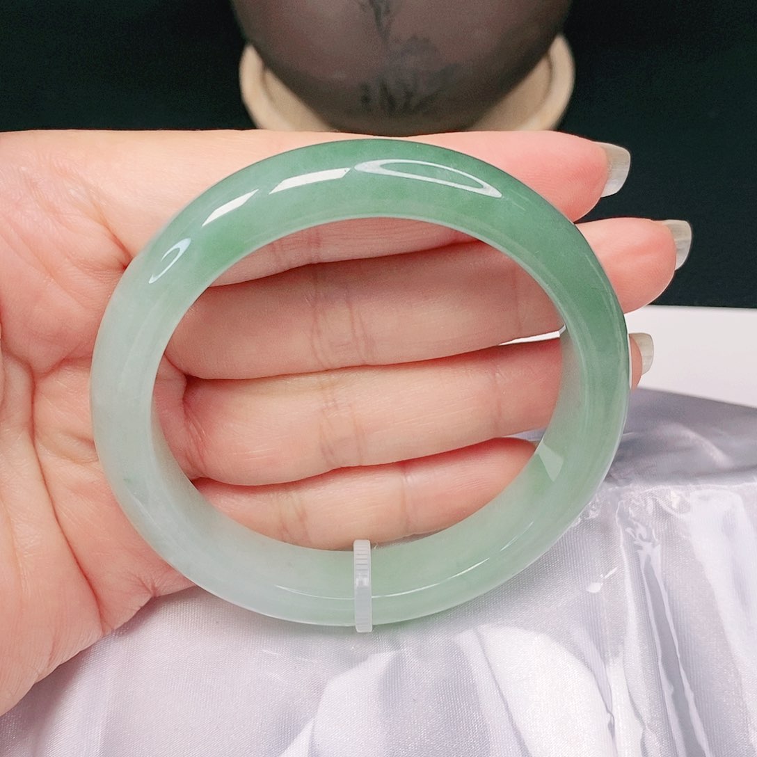 【闪购商品】翡翠手镯未镶嵌正58