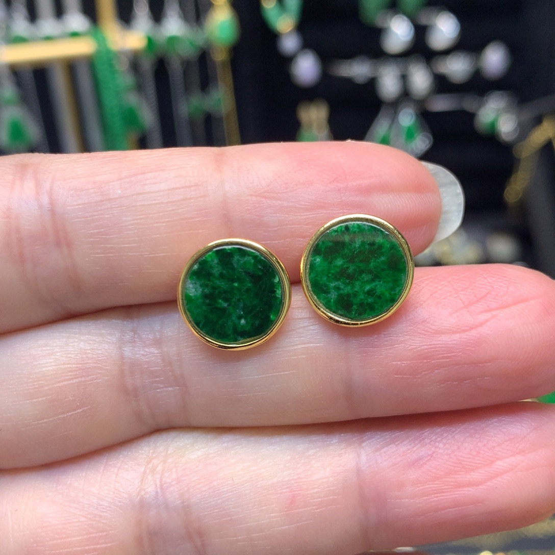 翡翠未镶嵌耳饰有纹裂