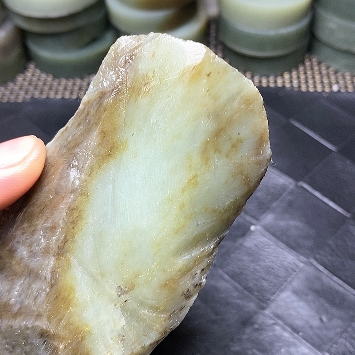 和田玉毛料未镶嵌