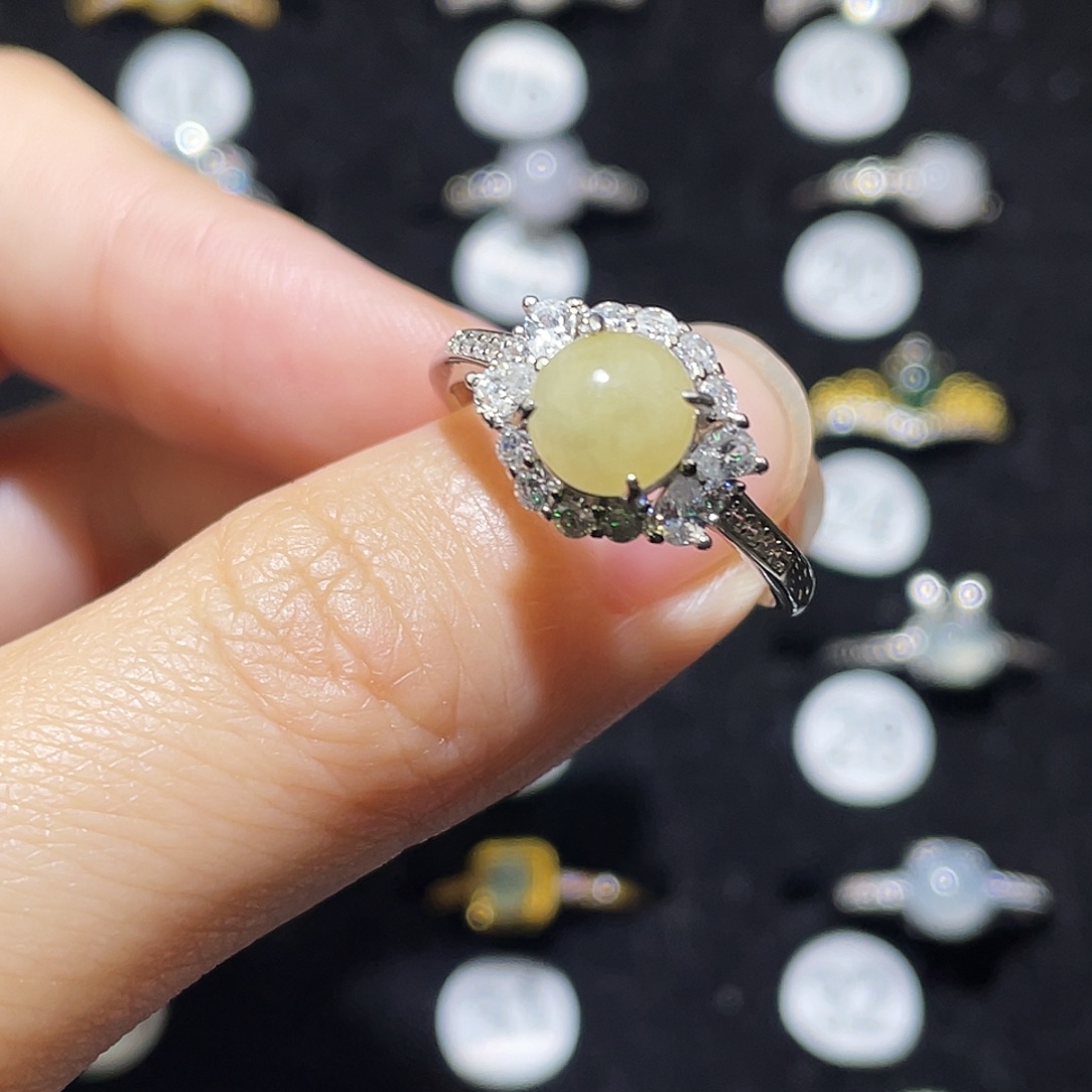 翡翠未镶嵌戒指戒指