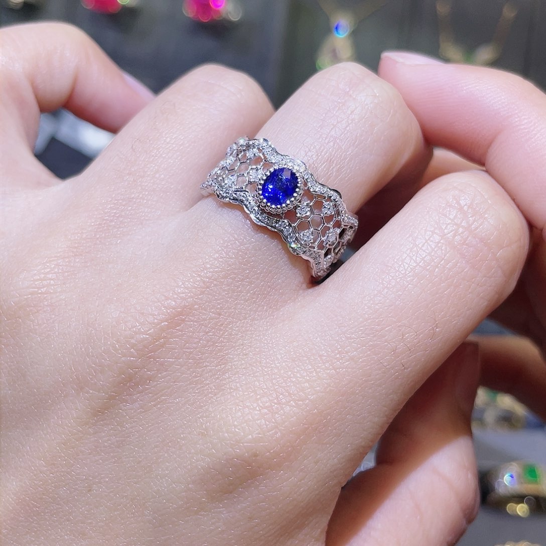 蓝宝石戒指18K金镶嵌0.62ct
