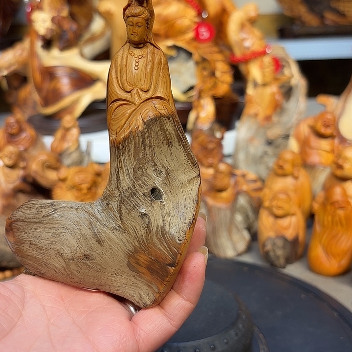 柏木太行崖柏观音摆件