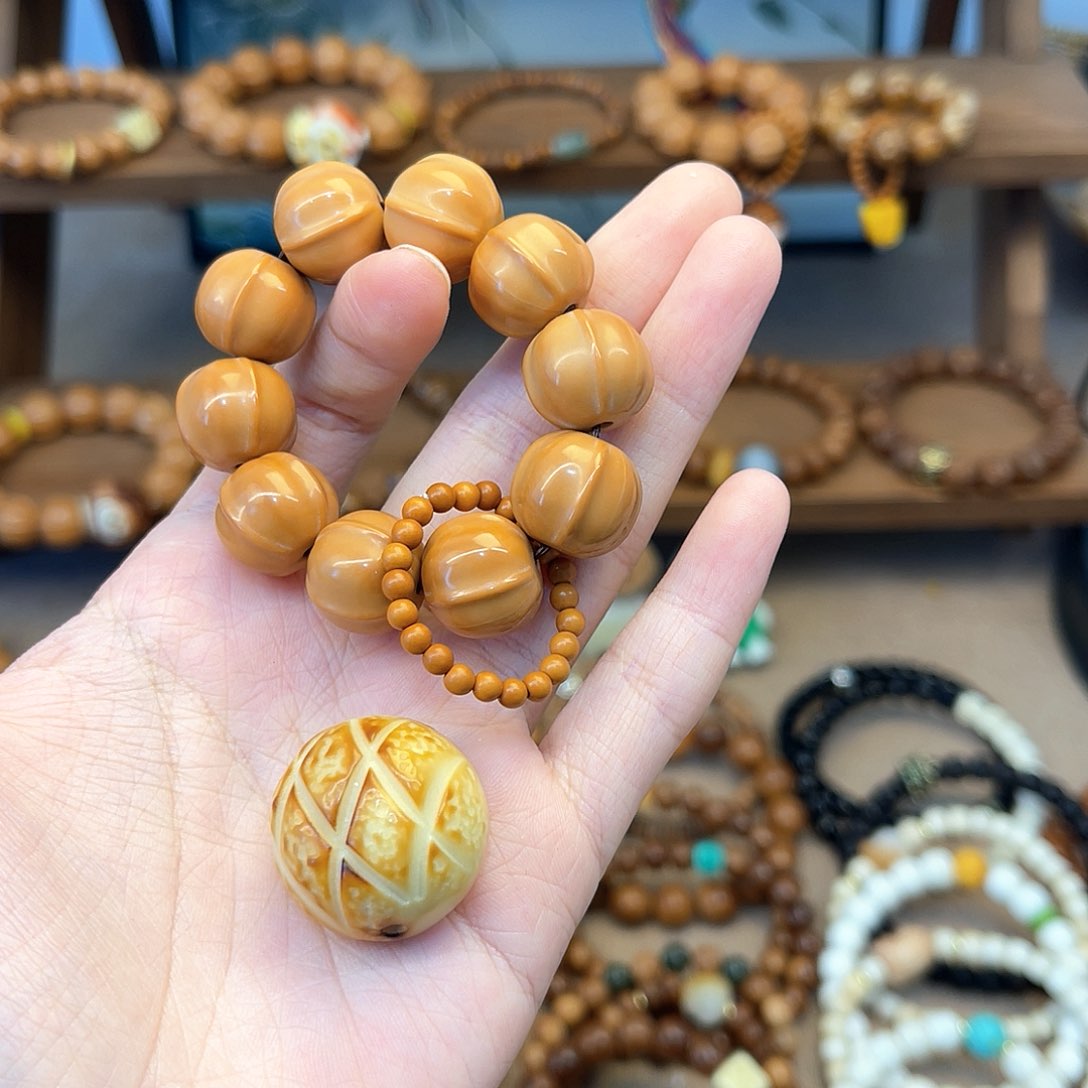 猴头核桃手串G****M提溜菠萝包