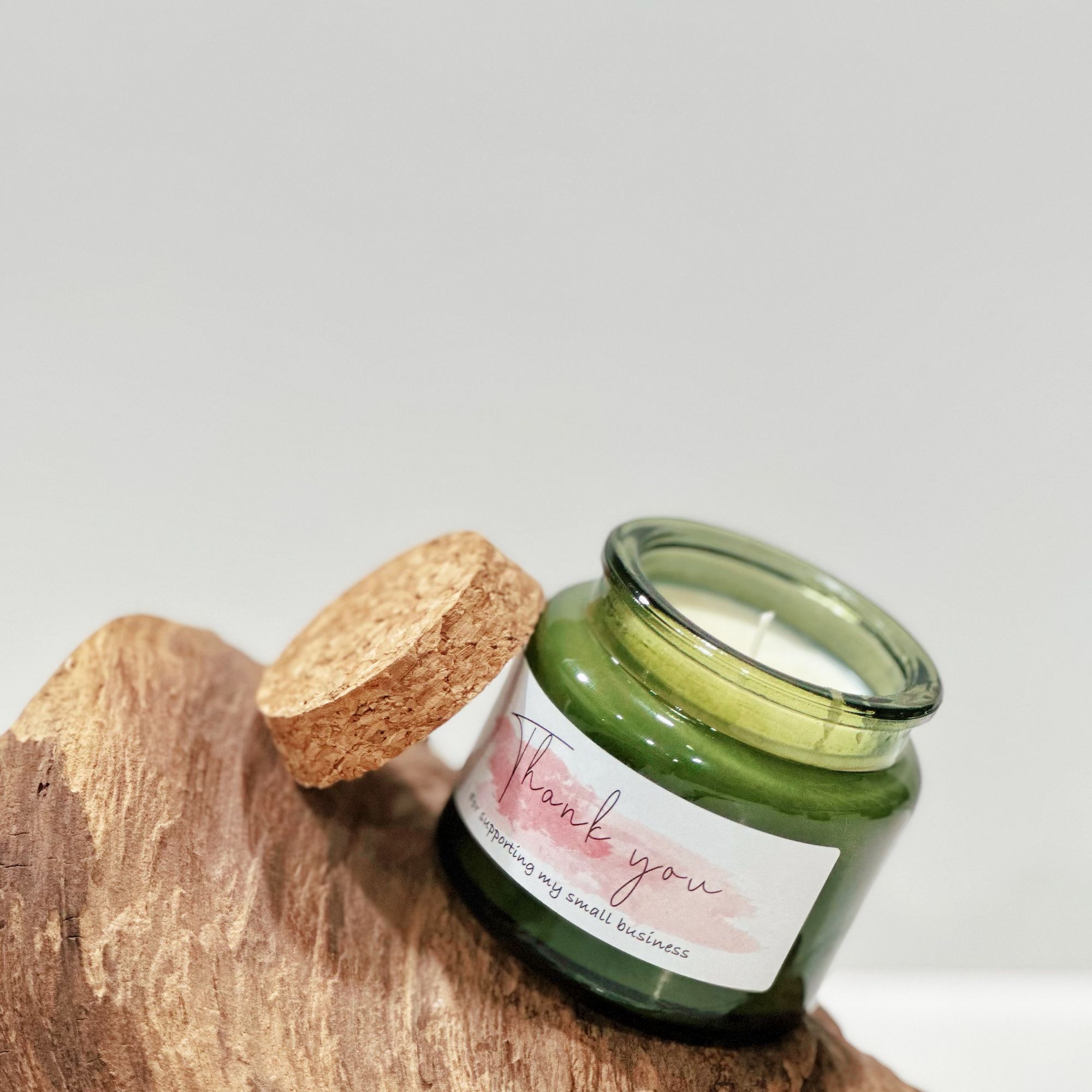 小众香薰蜡烛礼盒适合作为新婚伴手礼和女生闺蜜生日礼物