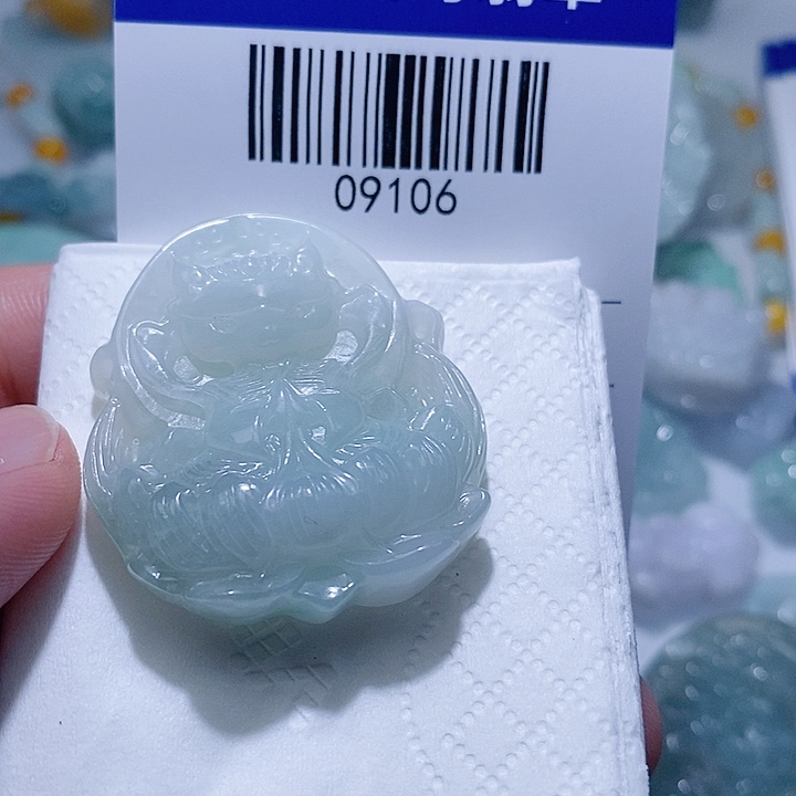 翡翠未镶嵌颈饰天光墟翡翠市场现金代购