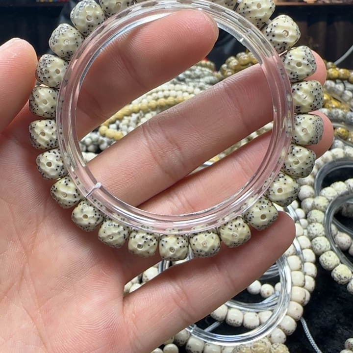 9尺寸大眼睛纯手工雕刻