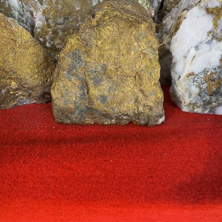 金属来看看咯哦哦哦哦们哦