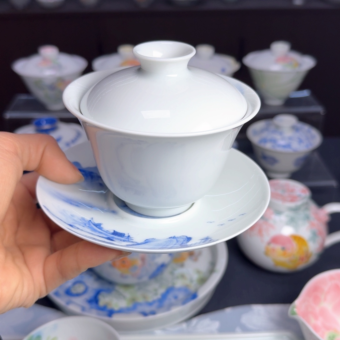 山水盖碗元旦快乐