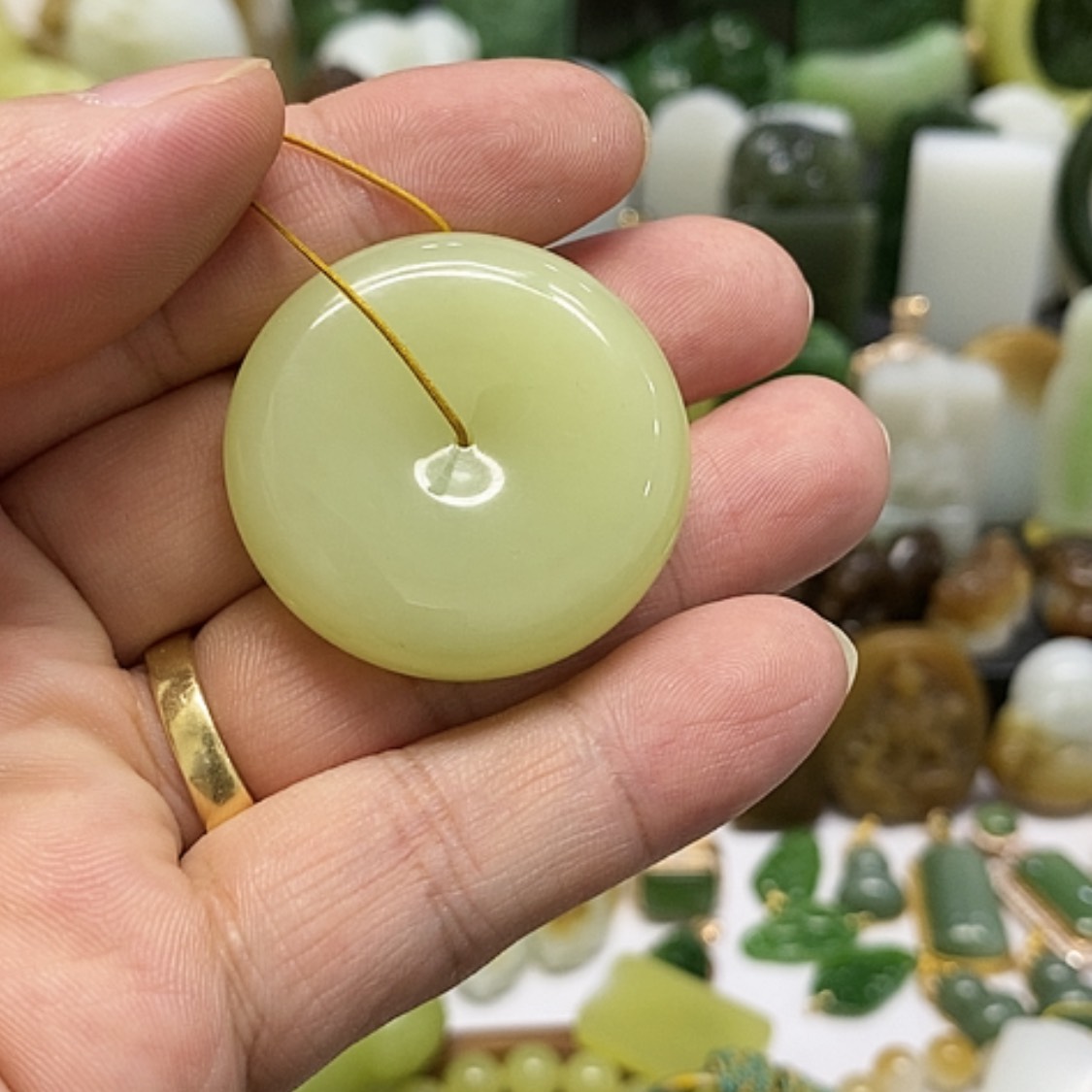 【闪购商品】颈饰未镶嵌和田玉