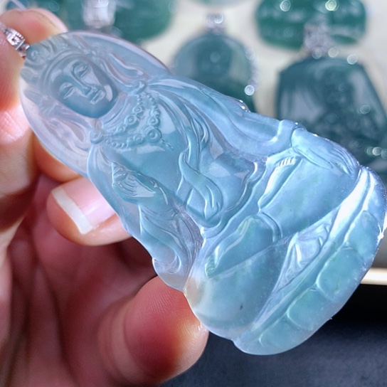 【闪购商品】翡翠颈饰18K金镶嵌天然翡翠