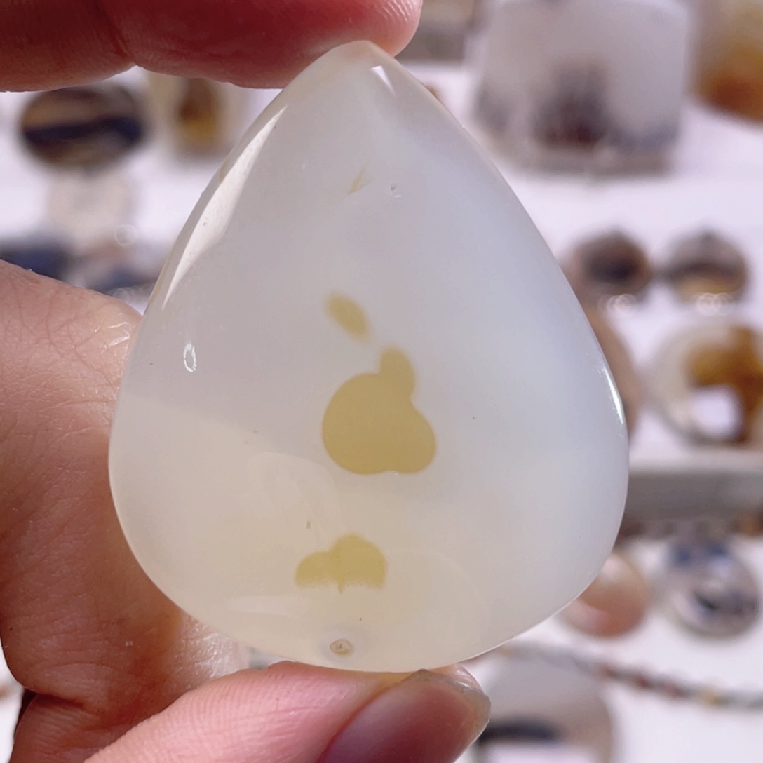 玛瑙/玉髓未镶嵌珠宝奇石