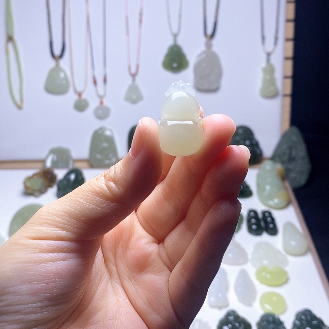 和田玉未镶嵌颈饰