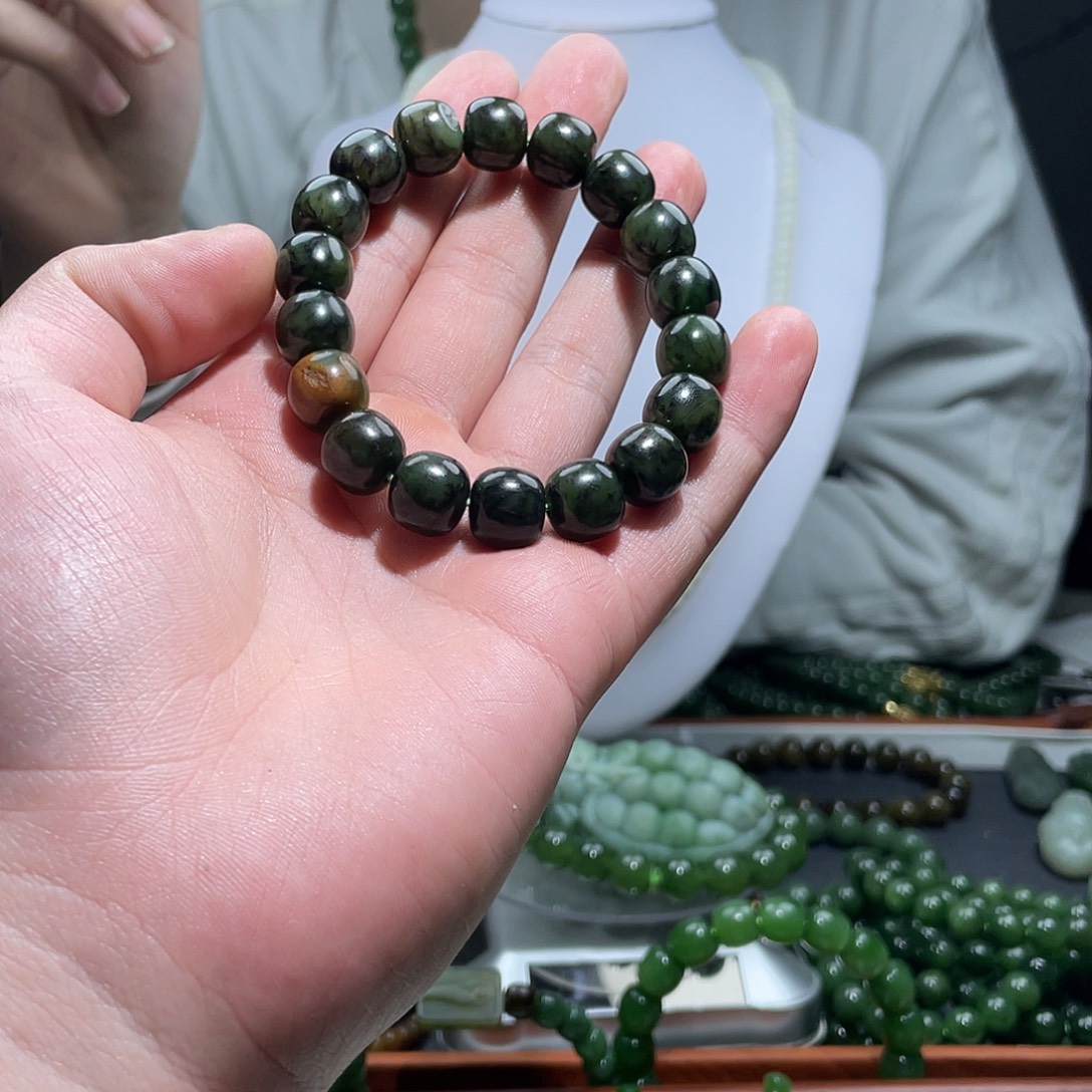 和田玉（碧玉）未镶嵌珠宝半成品