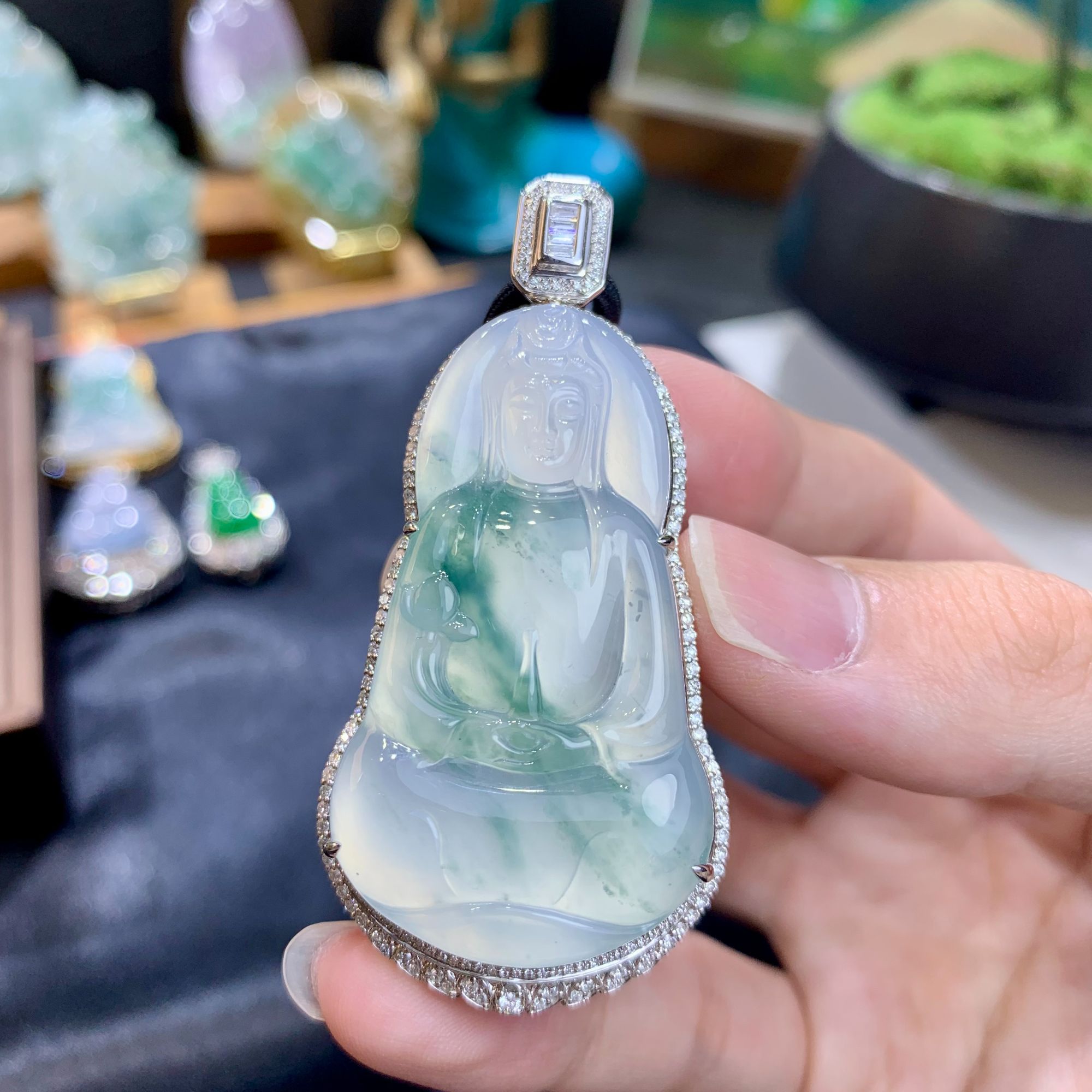 冰钢飘花翡翠素衣观音气质冰透雕刻镶嵌镶嵌精美精雕精致双色俏色